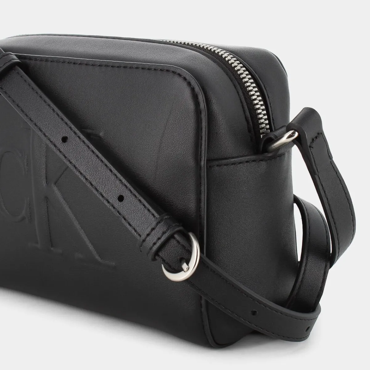 12726-BEHSCULPTED CAMERA BAGBLACK- TRACOLLE^CALVIN KLEIN JEANS Best Sale