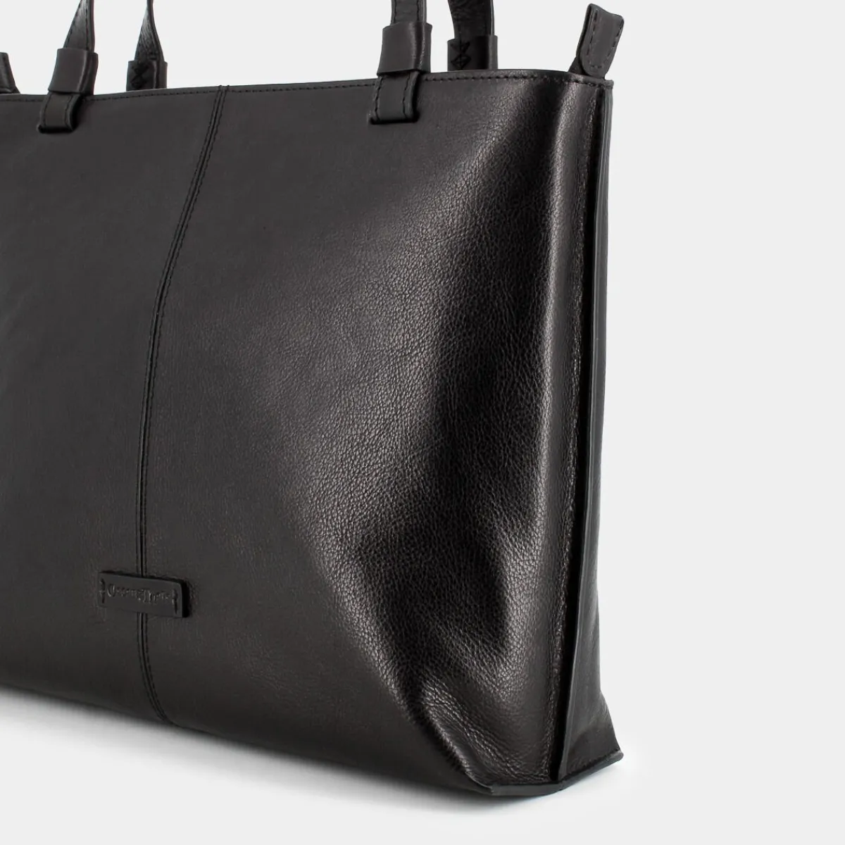 ET-I24-03- BORSE^OSCAR&THAIS Shop